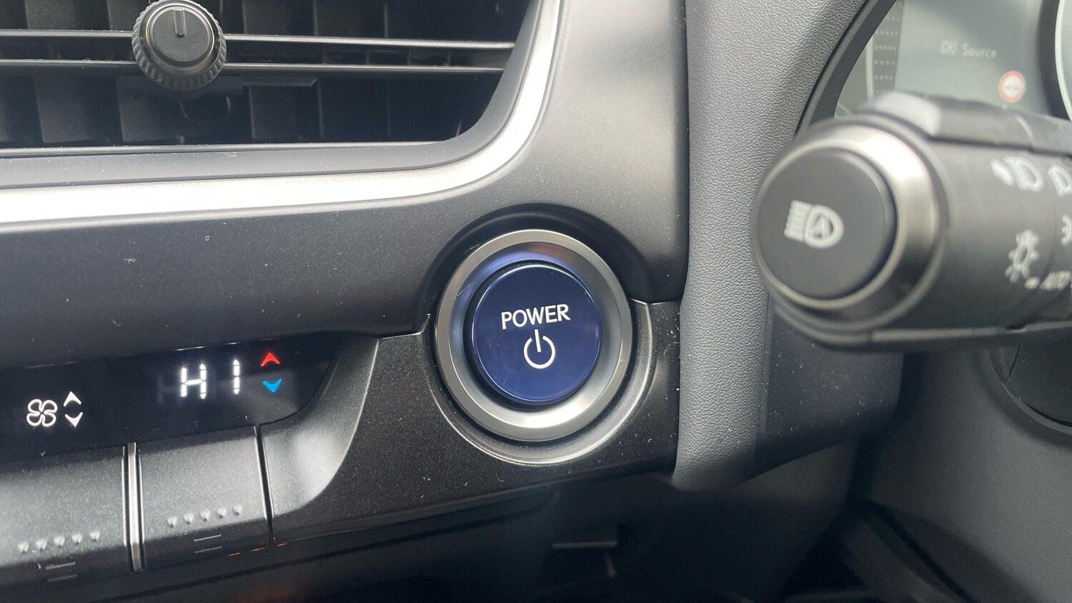 Used Lexus UX 2022 for sale - 77768412: Photo 51