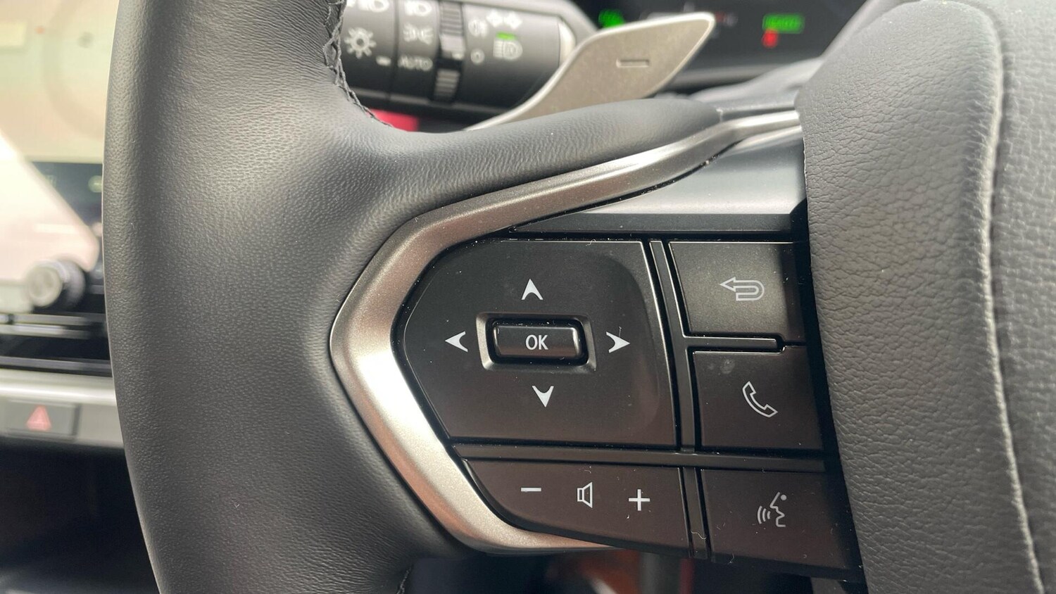 Used Lexus LBX 2025 for sale - 77925996: Photo 36