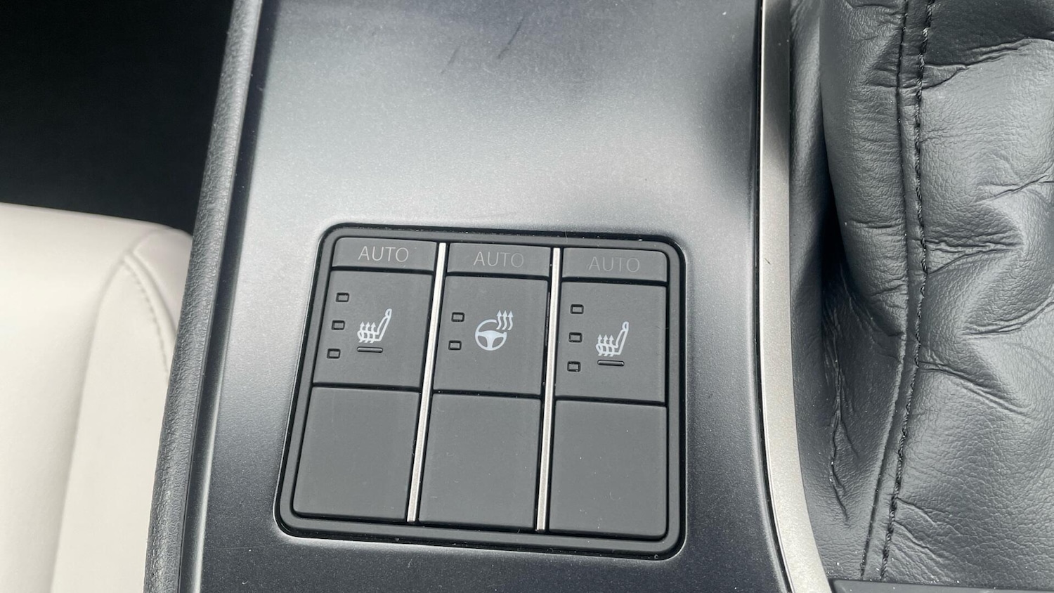 Used Lexus UX 2023 for sale - 77793758: Photo 38