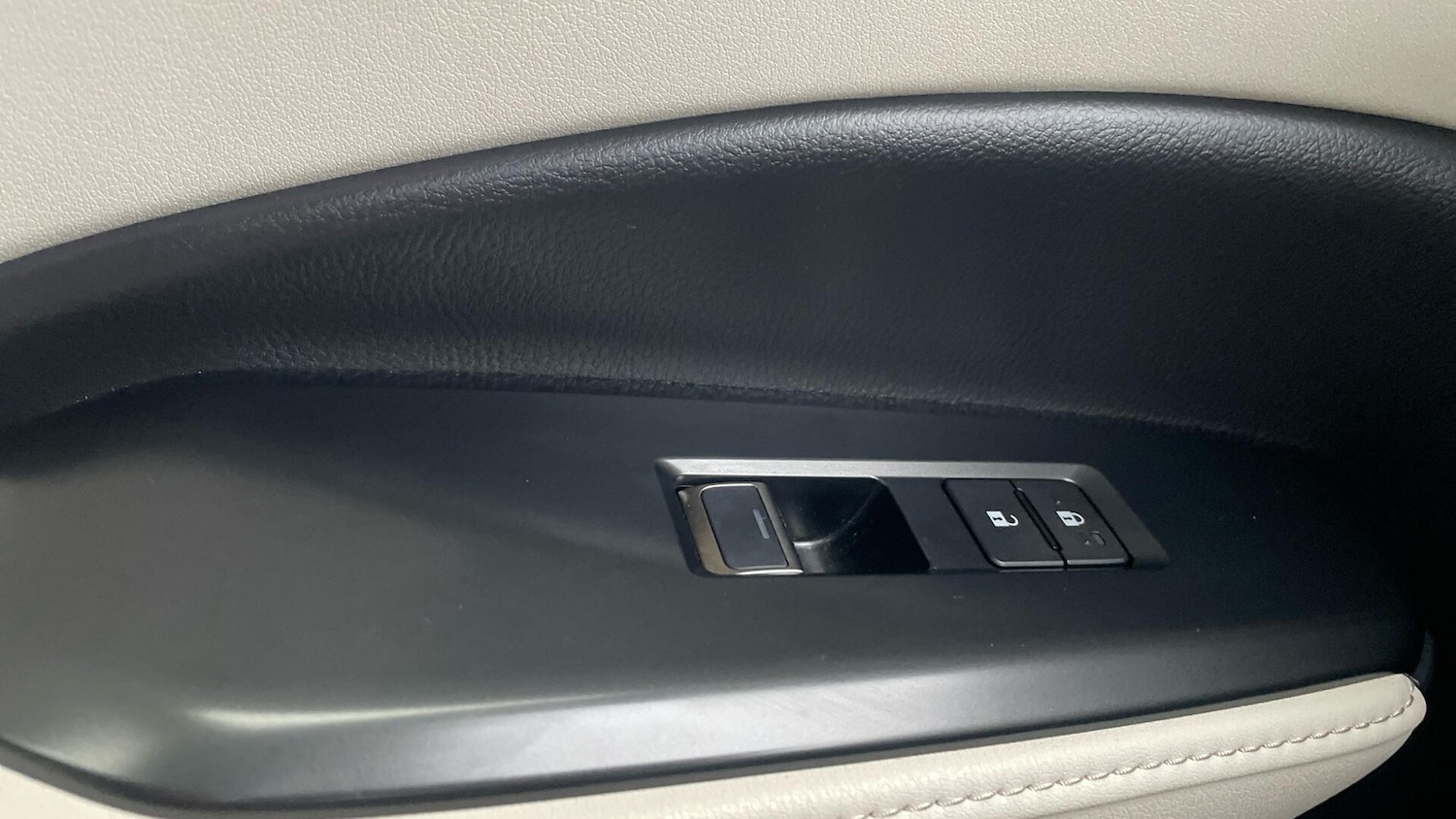 Used Lexus LBX 2024 for sale - 77202463: Photo 32