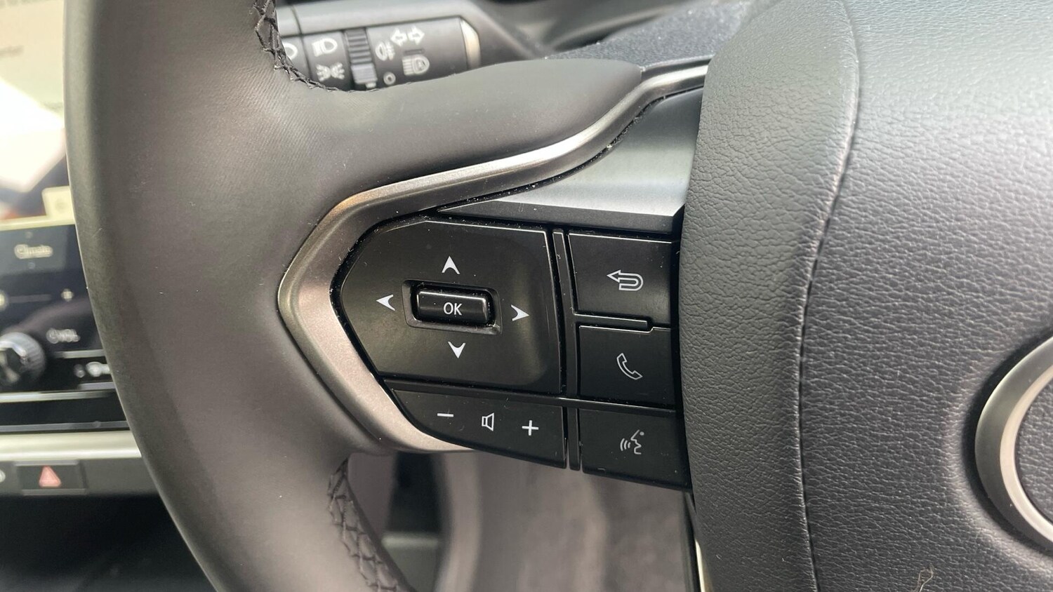 Used Lexus LBX 2024 for sale - 76484640: Photo 39