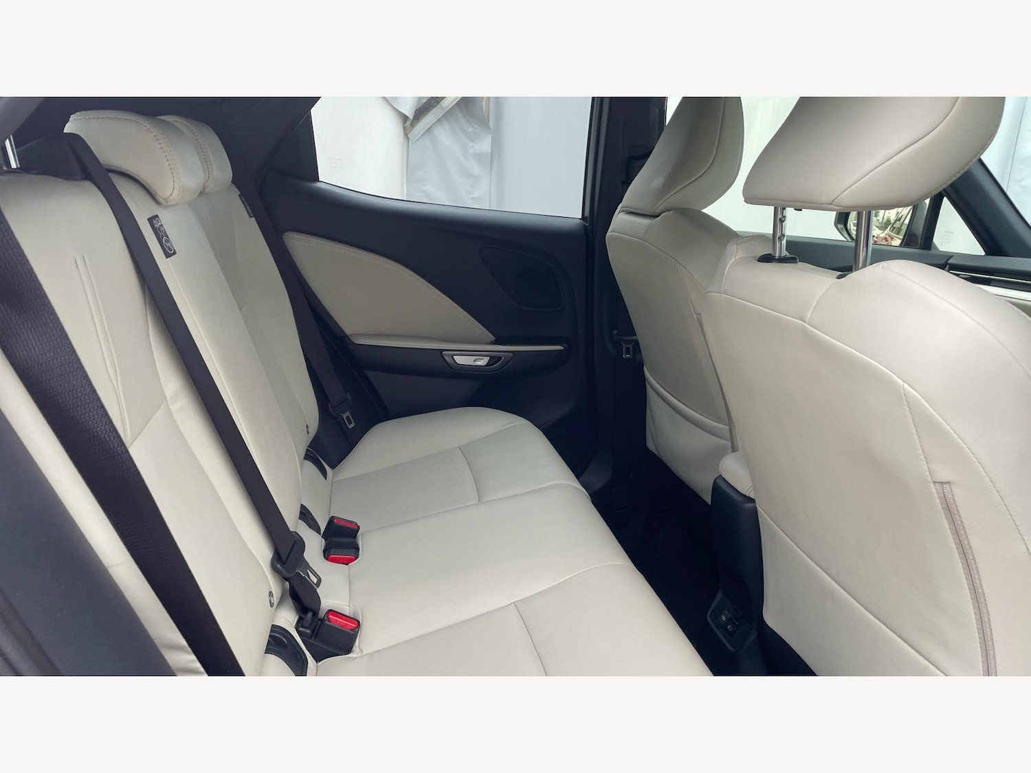 Used Lexus LBX 2025 for sale - 76381253: Photo 11