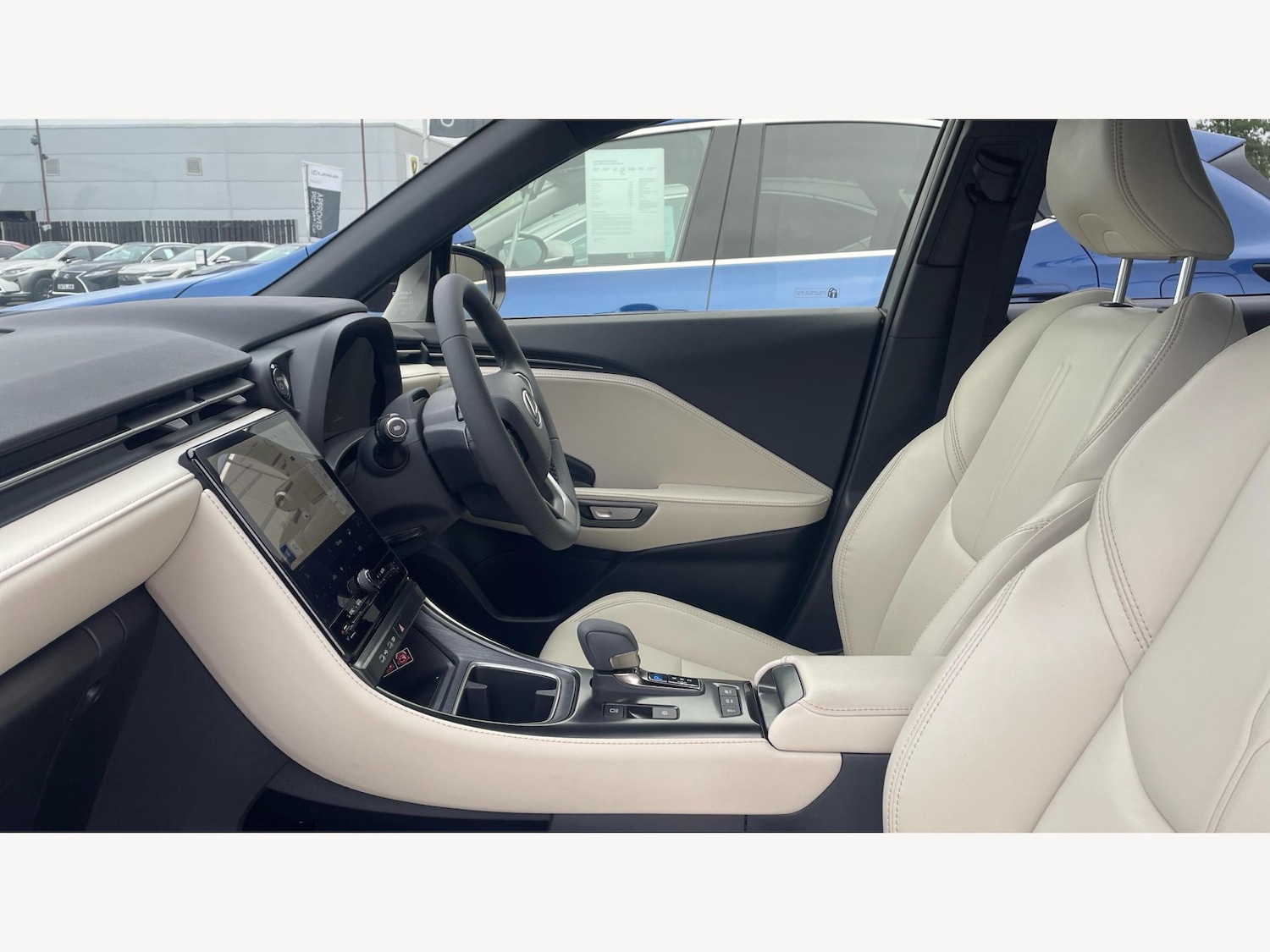 Used Lexus LBX 2025 for sale - 76381253: Photo 8