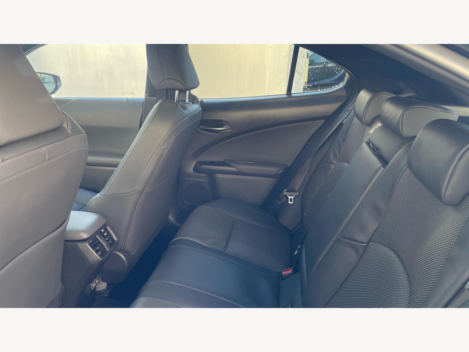 Used Lexus UX 2025 for sale - 77156697: Photo 16