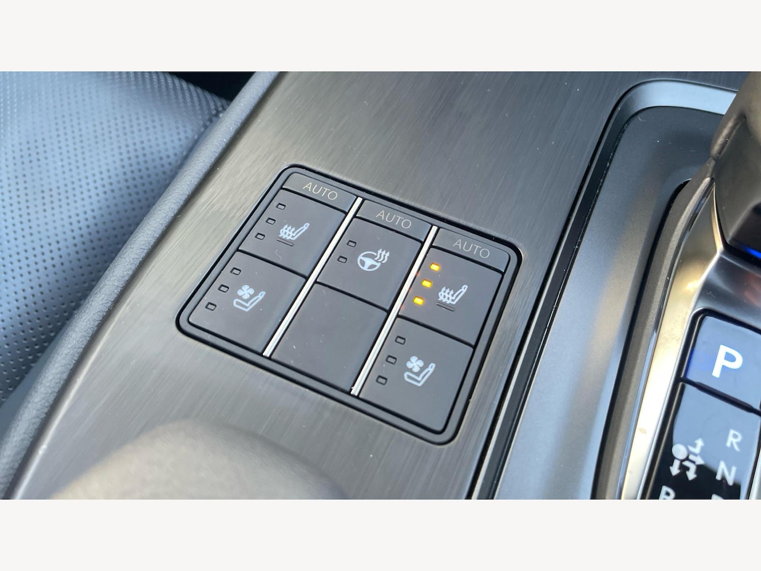 Used Lexus UX 2025 for sale - 77156697: Photo 31