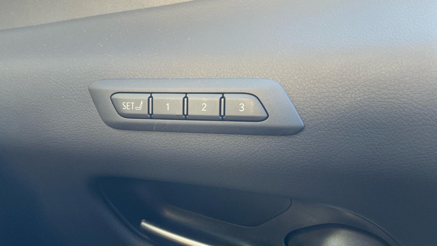 Used Lexus UX 2025 for sale - 77156697: Photo 40