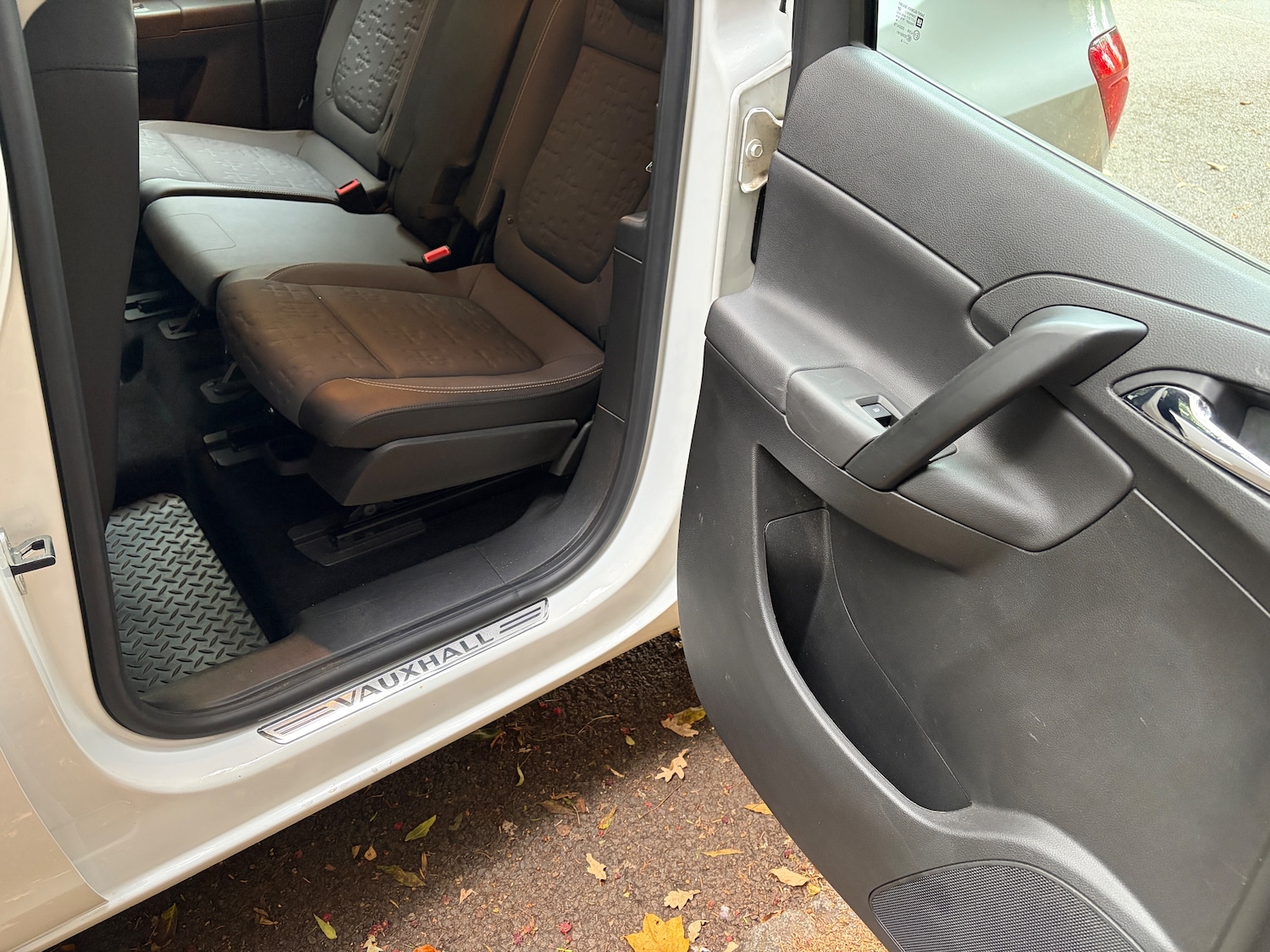 Used Vauxhall Meriva 2015 for sale - 76206612: Photo 16