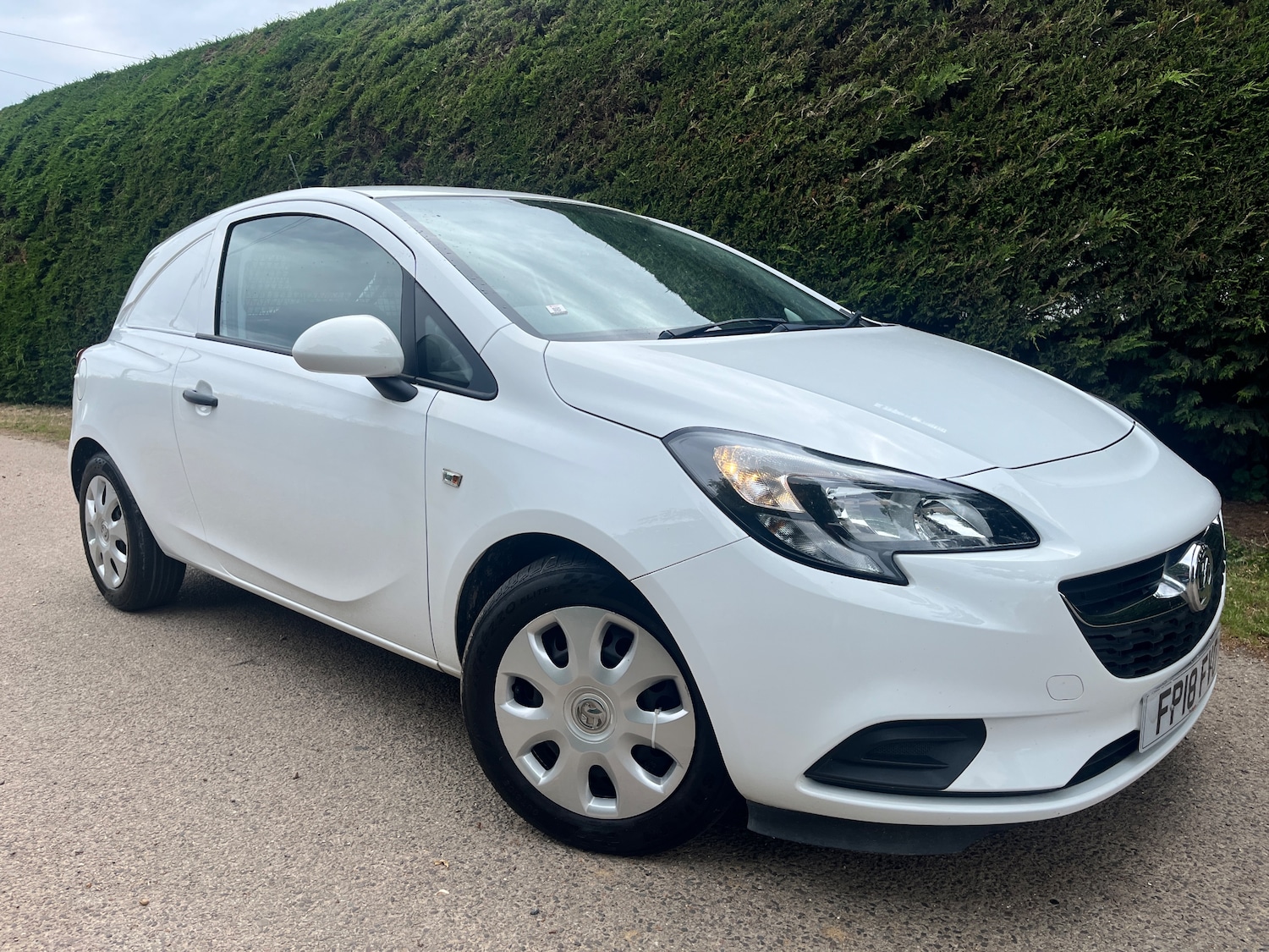 Used Vauxhall Corsa Van 2018 for sale - 75912638: Photo 1