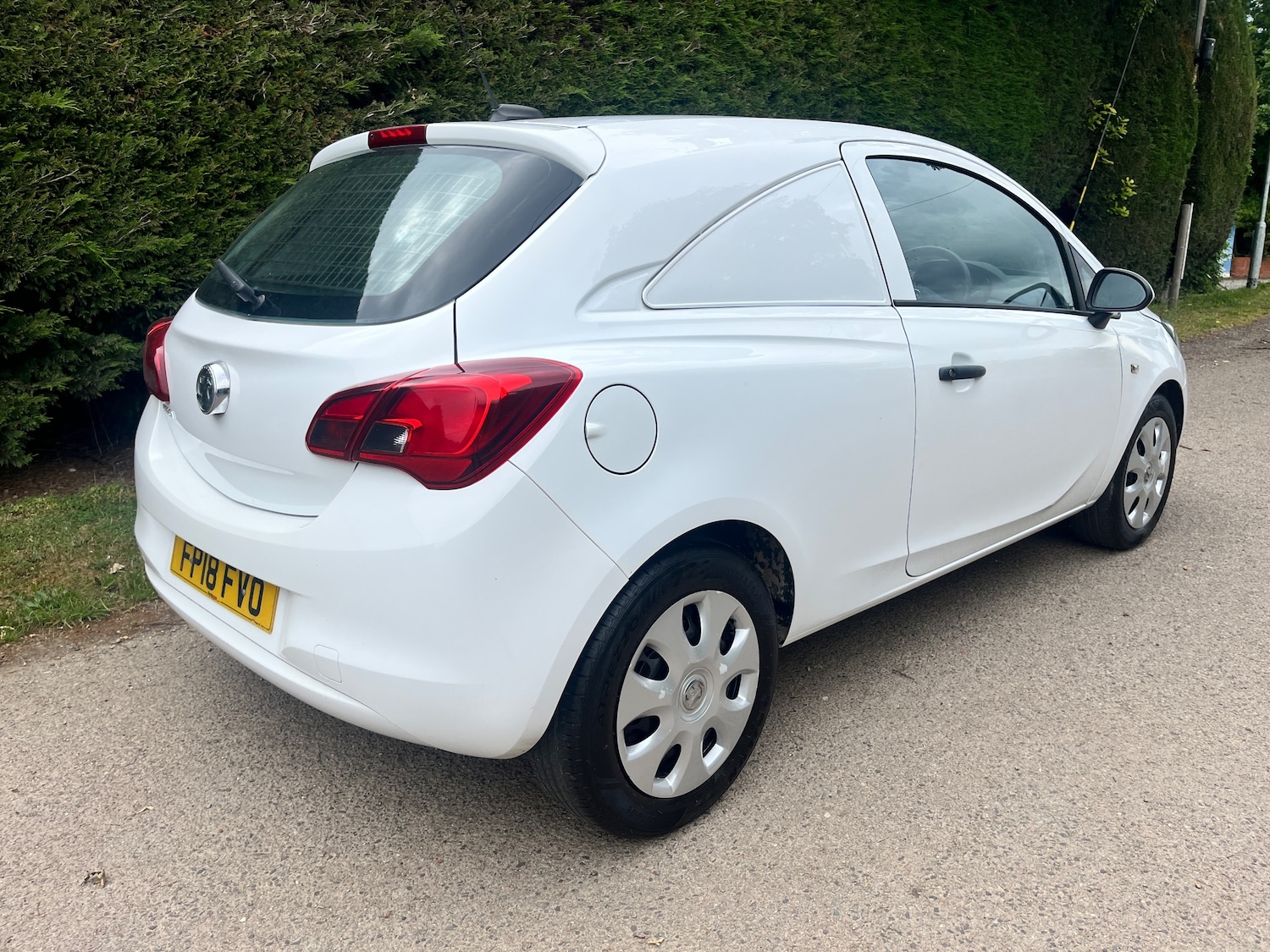 Used Vauxhall Corsa Van 2018 for sale - 75912638: Photo 2