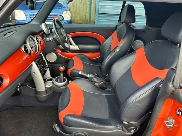 Used MINI Convertible 2006 for sale - 74858646: Photo 11