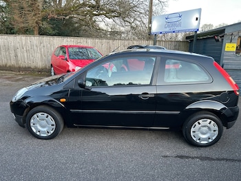 Used Ford Fiesta 2004 for sale - 77820068: Photo