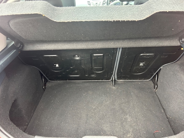 Used Ford Fiesta 2010 for sale - 75582343: Photo 12
