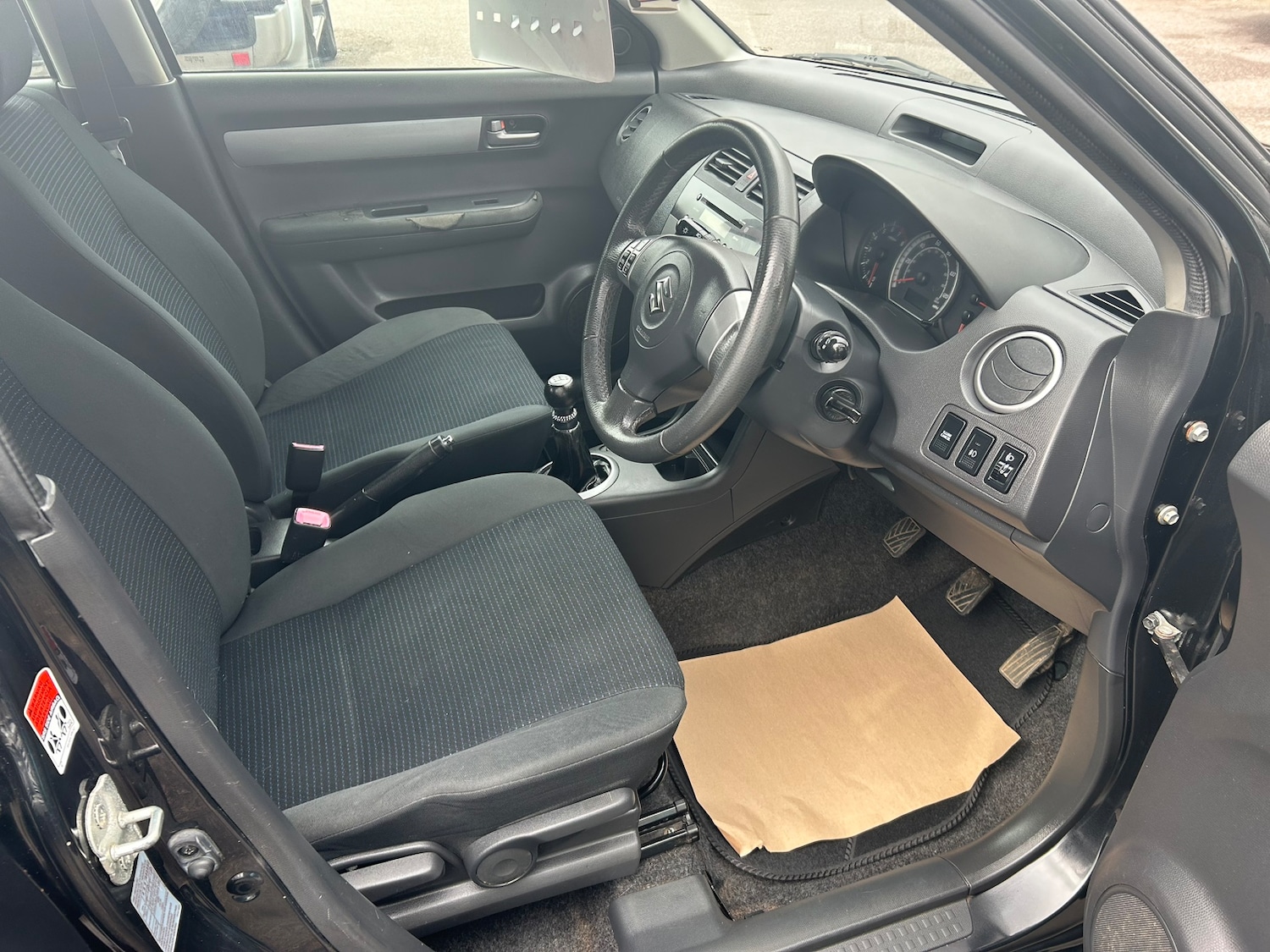 Used Suzuki Swift 2009 for sale - 76107021: Photo 10