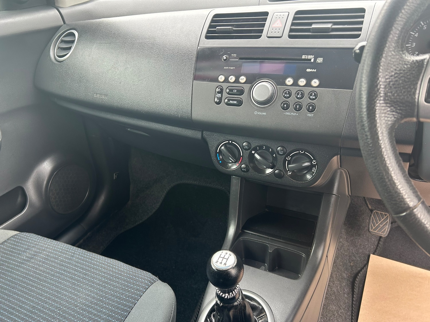 Used Suzuki Swift 2009 for sale - 76107021: Photo 12