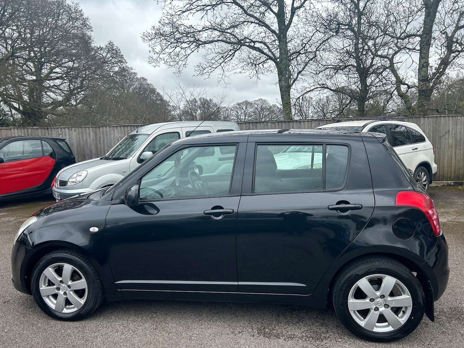 Used Suzuki Swift 2009 for sale - 76107021: Photo 4