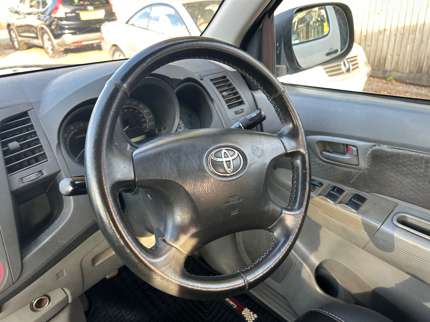 Used Toyota Hilux 2011 for sale - 76554420: Photo 21