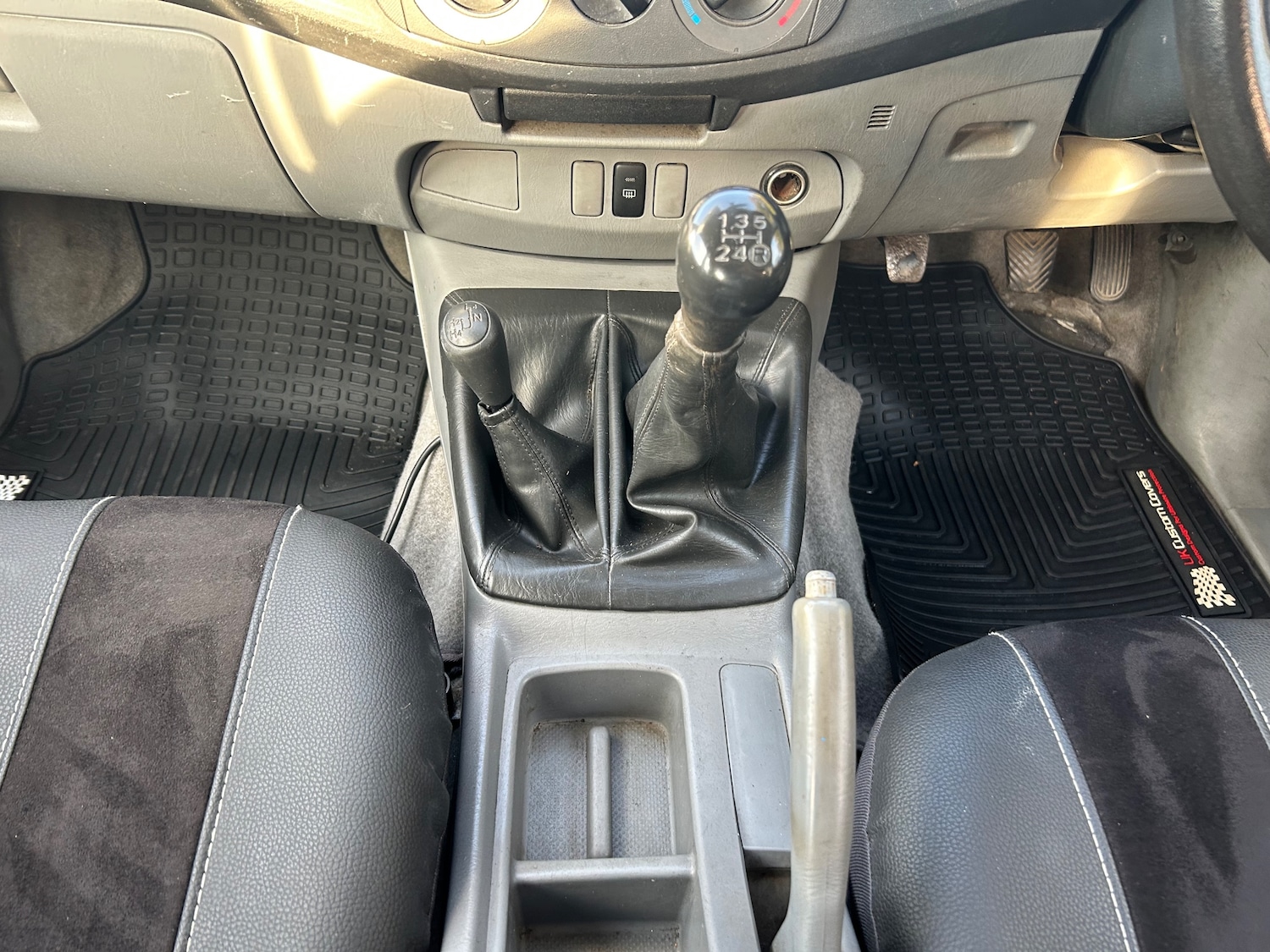 Used Toyota Hilux 2011 for sale - 76554420: Photo 24