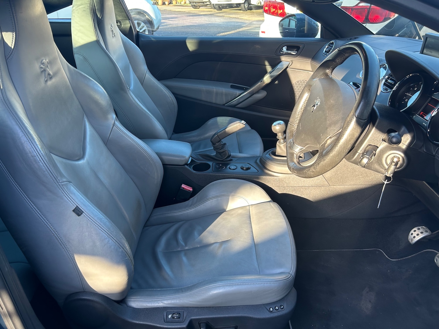 Used Peugeot RCZ 2010 for sale - 77152695: Photo 11