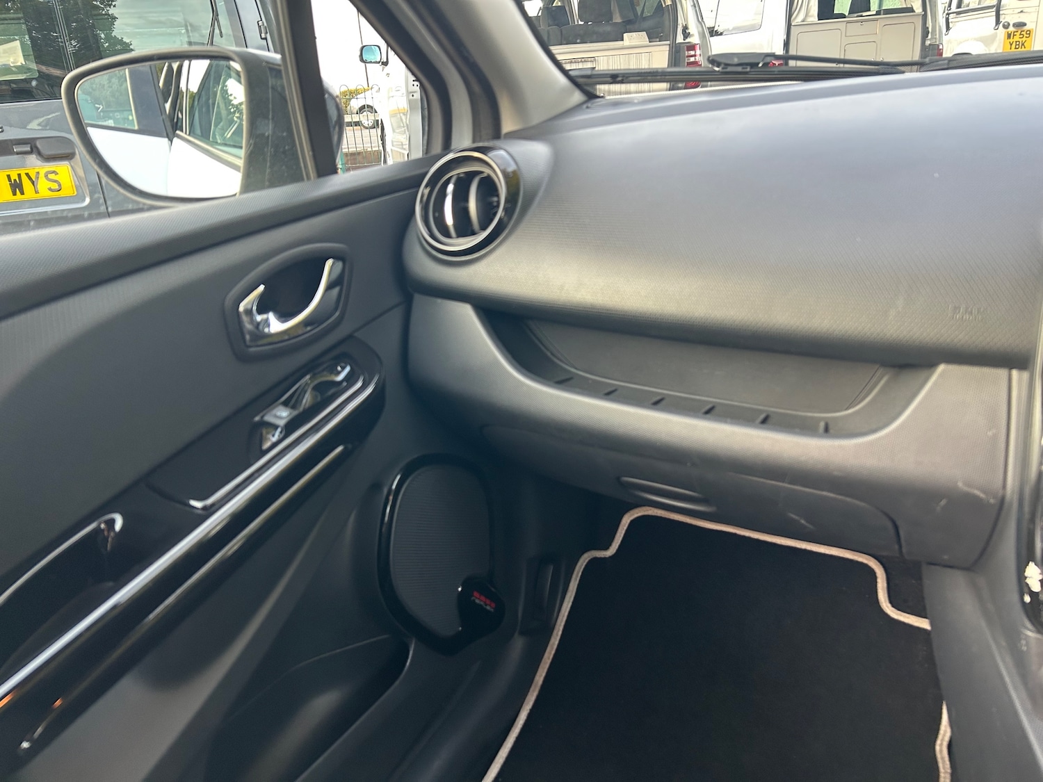 Used Renault Clio 2014 for sale - 76077161: Photo 23