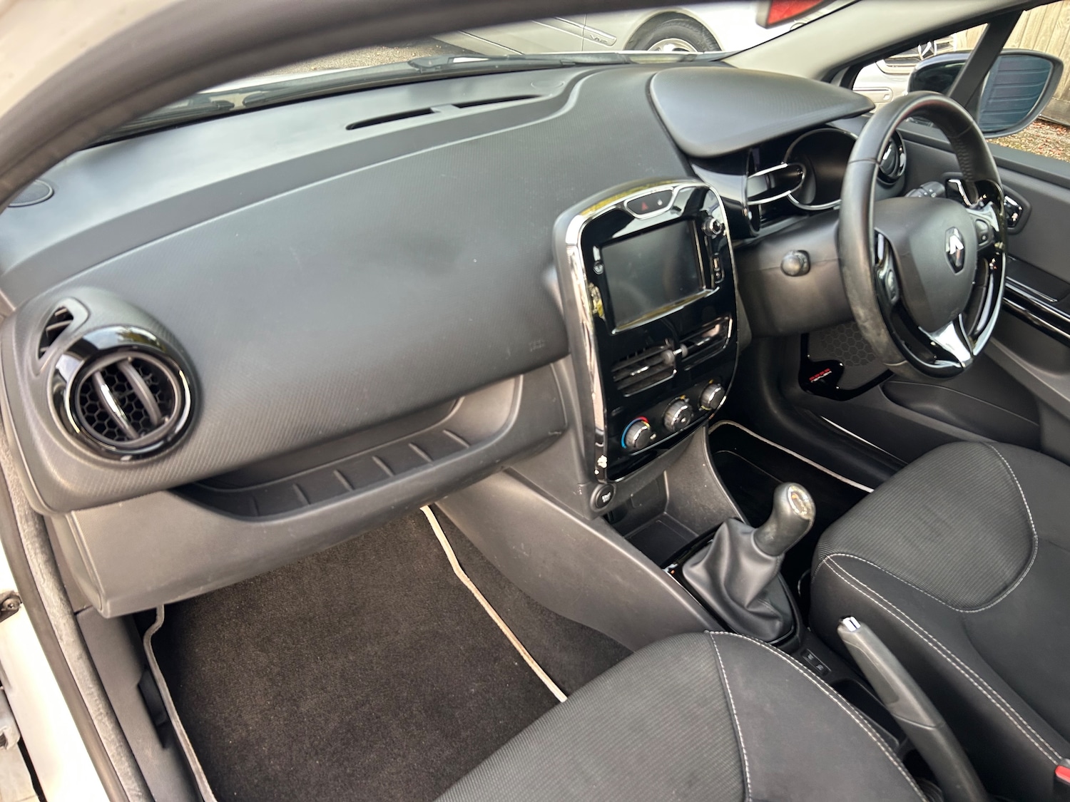 Used Renault Clio 2014 for sale - 76077161: Photo 30