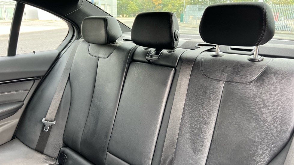 Used BMW 3 Series 2017 for sale - 76630169: Photo 12