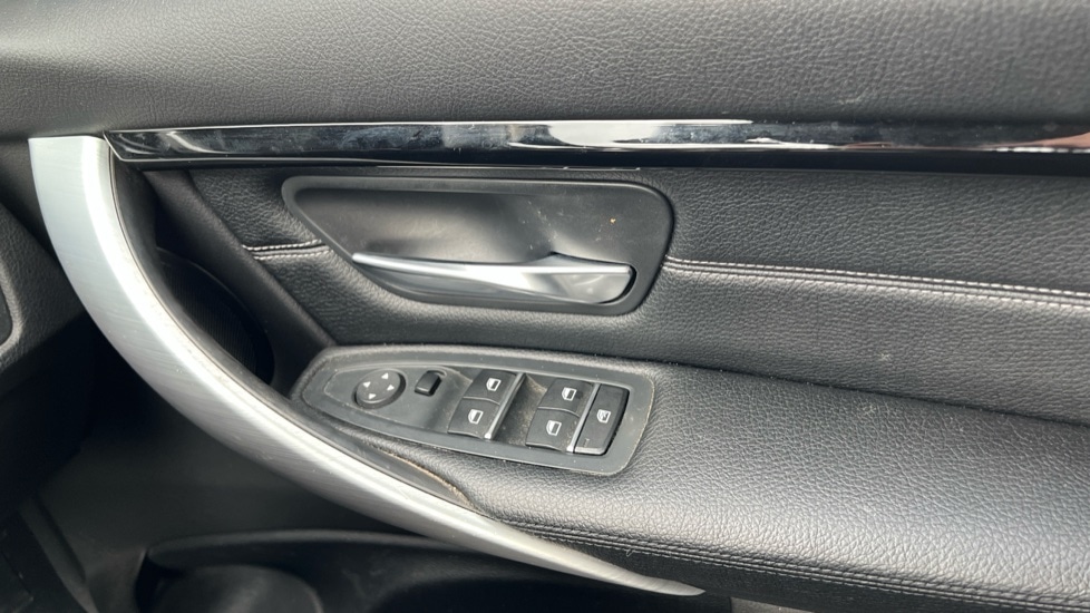 Used BMW 3 Series 2017 for sale - 76630169: Photo 36