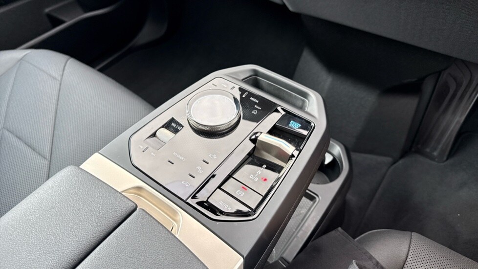 Used BMW iX 2022 for sale - 76062365: Photo 10