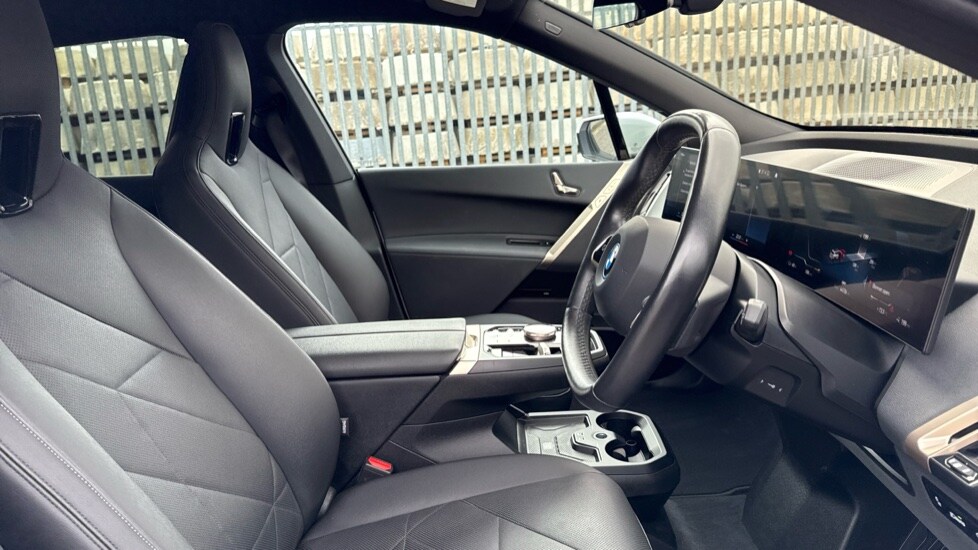 Used BMW iX 2022 for sale - 76062365: Photo 11