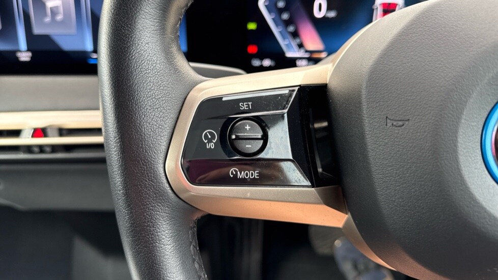 Used BMW iX 2022 for sale - 76062365: Photo 17