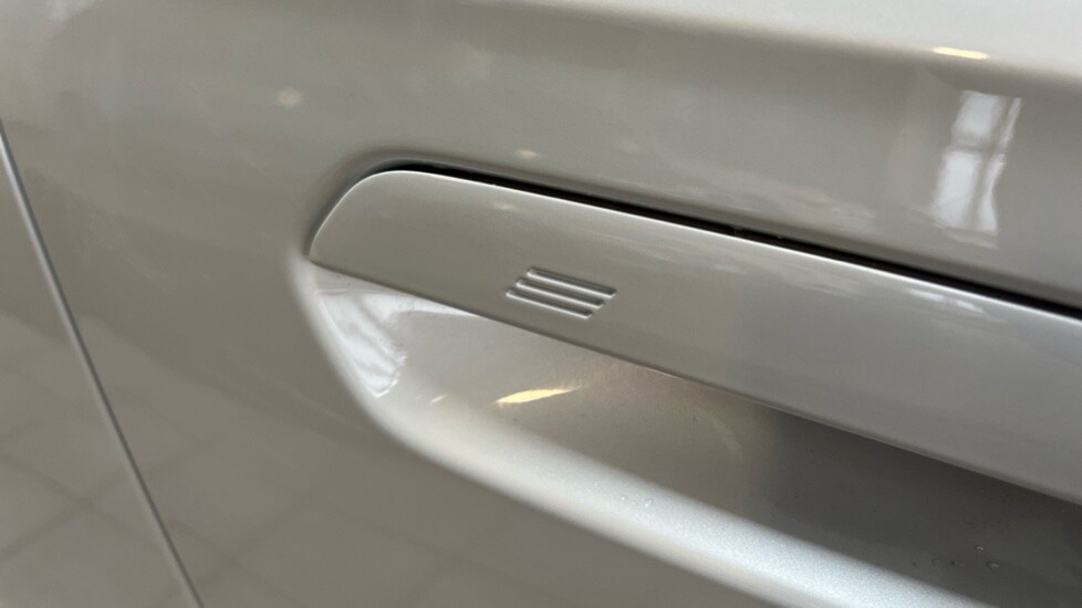 Used BMW iX1 2025 for sale - 76328031: Photo 37