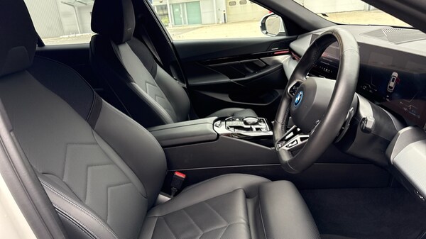 Used BMW 5 Series 2025 for sale - 76086708: Photo 11