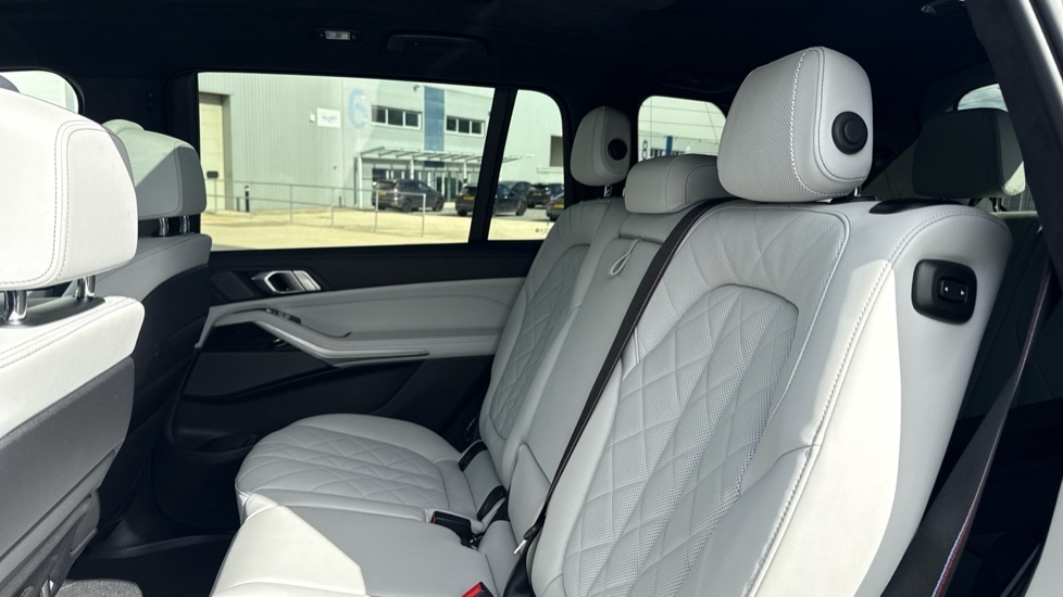 Used BMW X7 2023 for sale - 76033907: Photo 12