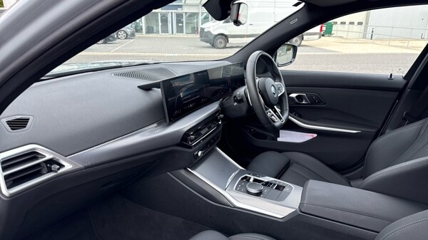 Used BMW 3 Series 2025 for sale - 76044298: Photo 7