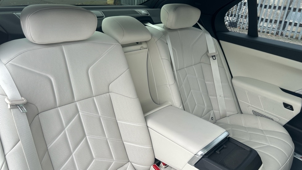Used BMW 7 Series 2025 for sale - 76338815: Photo 12