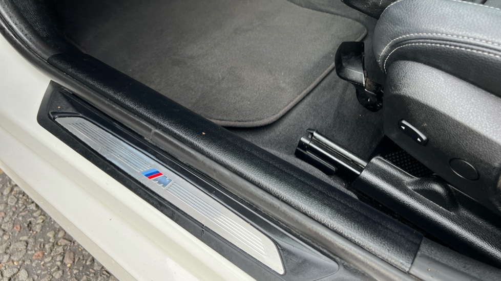 Used BMW 3 Series 2017 for sale - 76977658: Photo 38