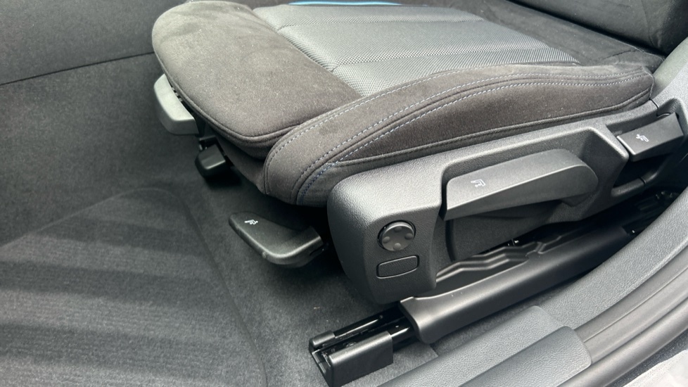 Used BMW i4 2025 for sale - 76404810: Photo 35