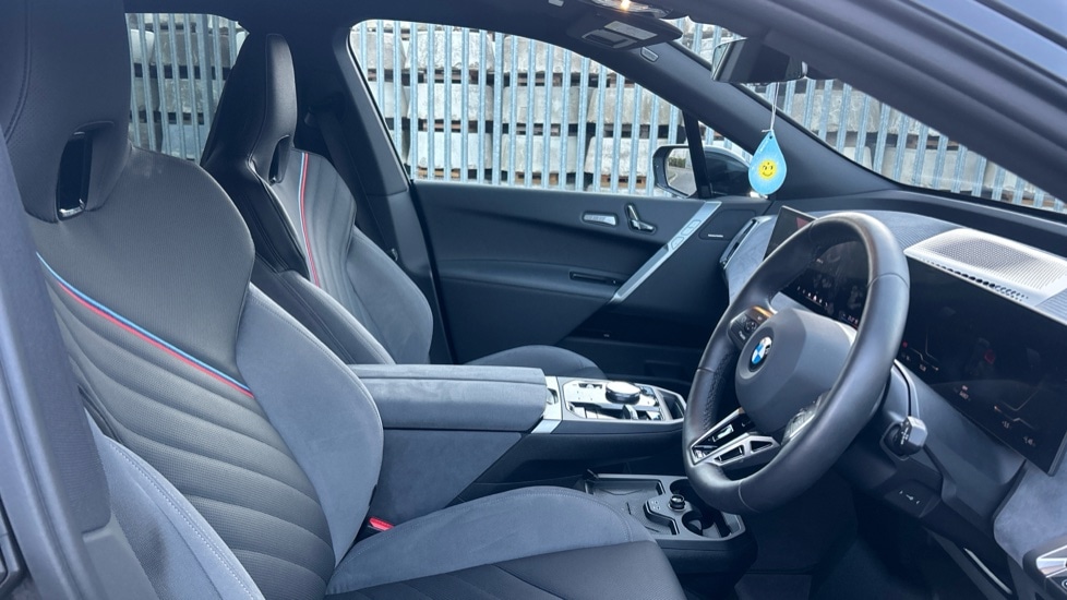 Used BMW iX 2025 for sale - 76861777: Photo 11