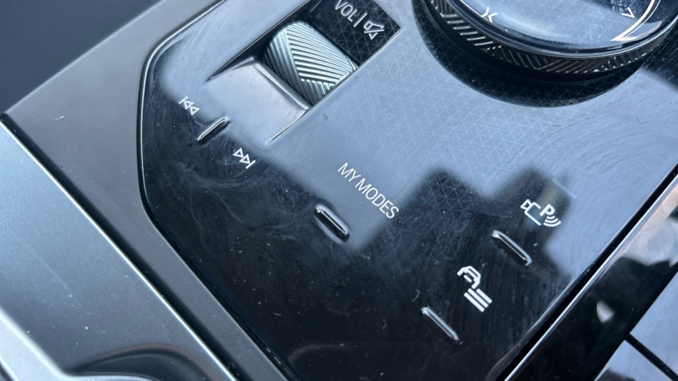 Used BMW iX 2025 for sale - 76861777: Photo 19