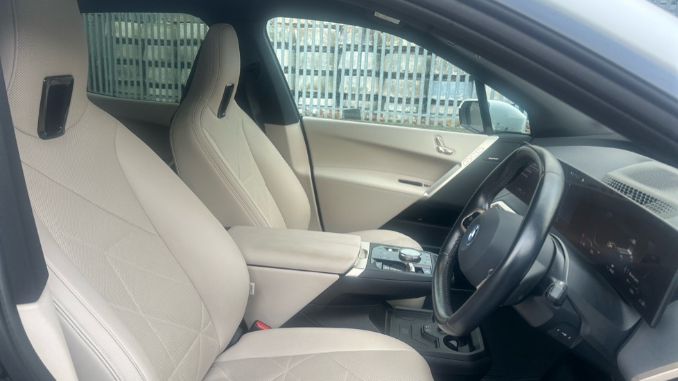 Used BMW iX 2022 for sale - 76593664: Photo 11