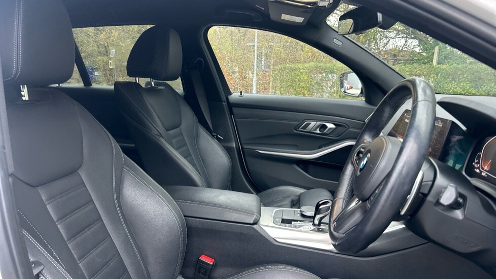 Used BMW 3 Series 2021 for sale - 76586927: Photo 11