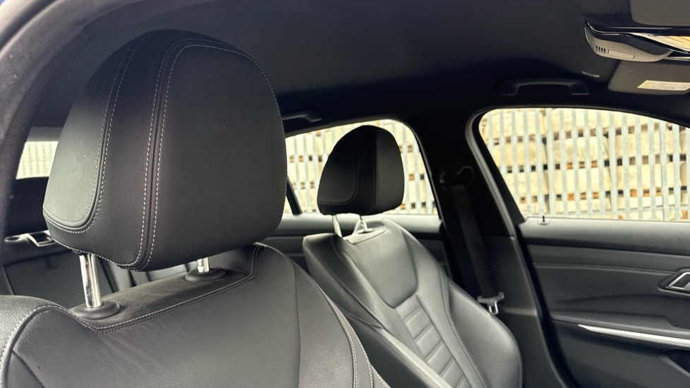 Used BMW 3 Series 2021 for sale - 76086828: Photo 37