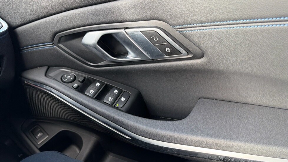 Used BMW 3 Series 2022 for sale - 76404759: Photo 36