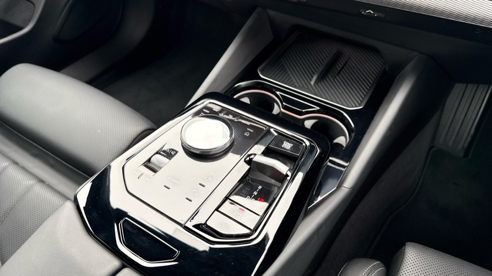 Used BMW 5 Series 2025 for sale - 76112181: Photo 10