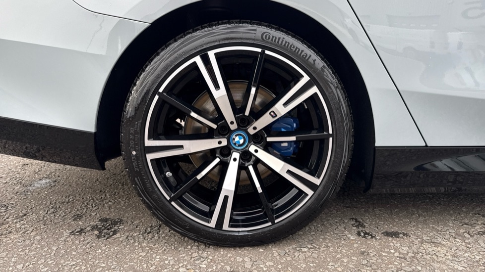 Used BMW 5 Series 2025 for sale - 76112181: Photo 27