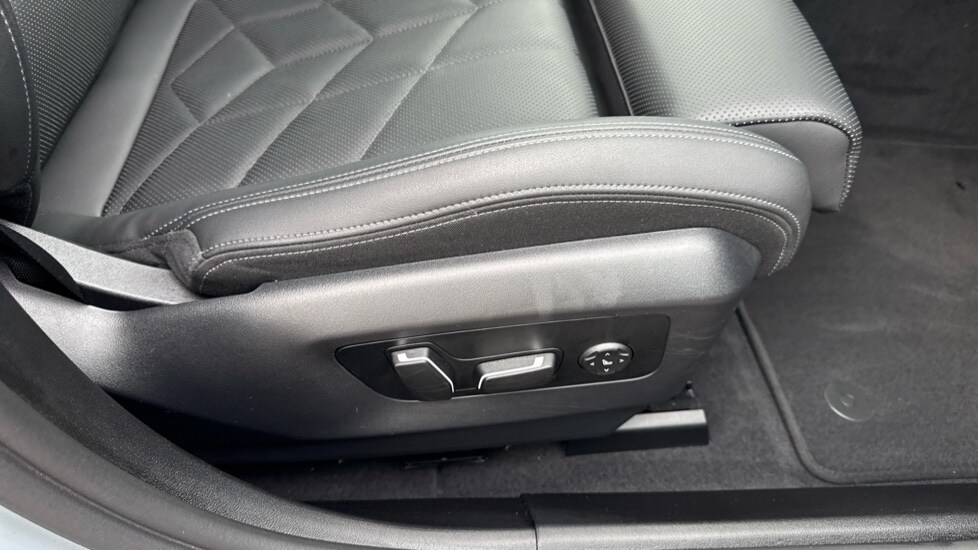 Used BMW 5 Series 2025 for sale - 76112181: Photo 35