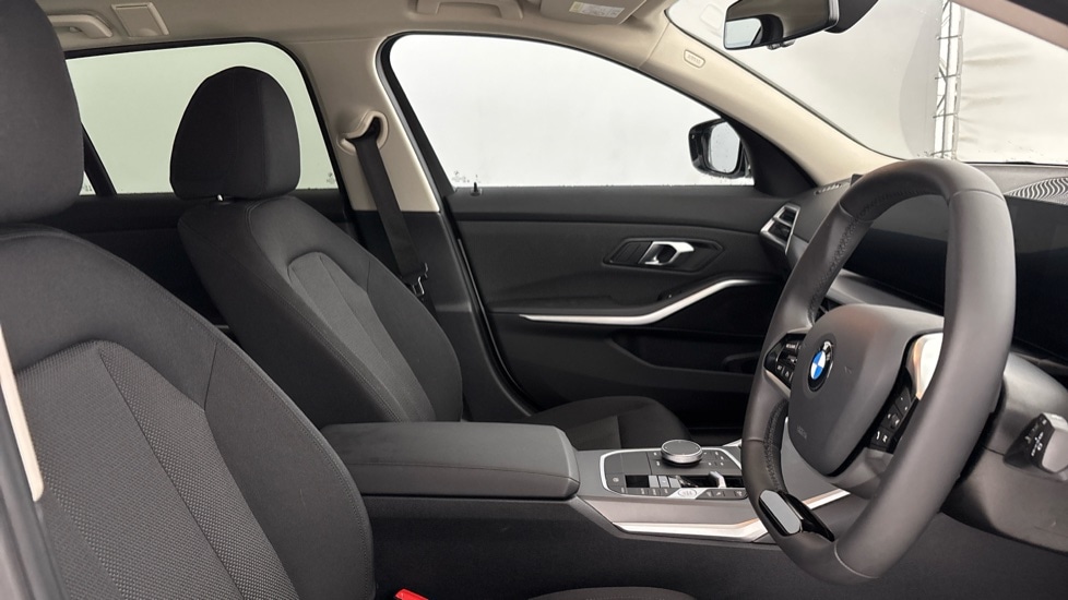 Used BMW 3 Series 2025 for sale - 76140286: Photo 11