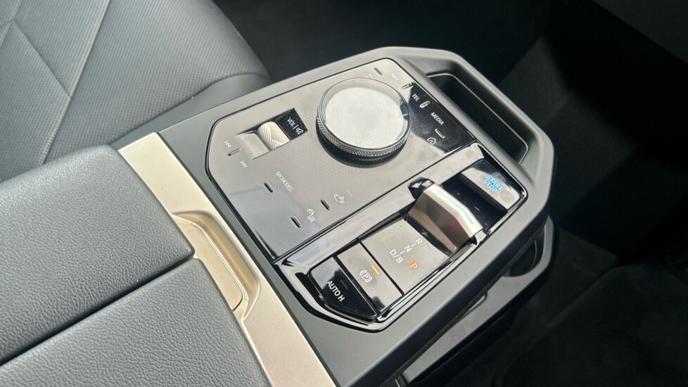 Used BMW iX 2022 for sale - 76404770: Photo 10