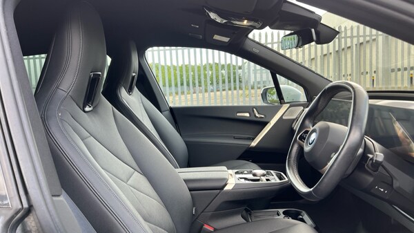 Used BMW iX 2022 for sale - 75439215: Photo 11