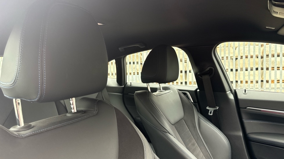 Used BMW i4 2023 for sale - 76086873: Photo 37