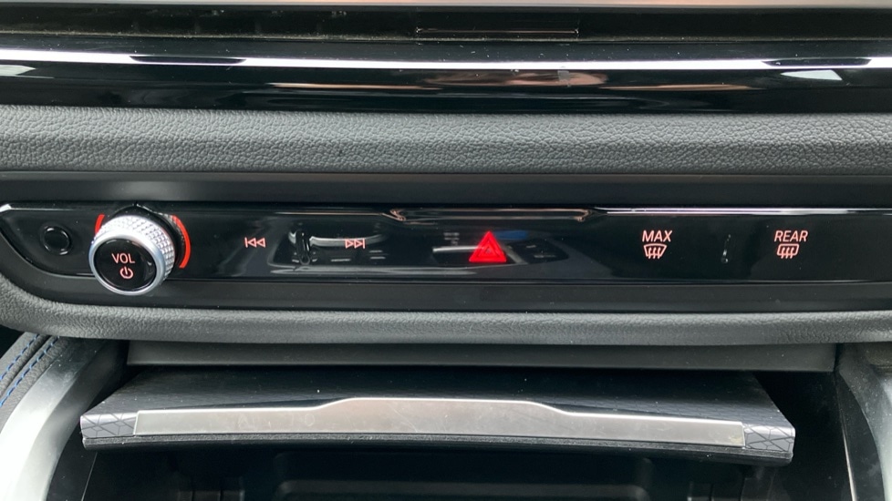 Used BMW i4 2023 for sale - 76861784: Photo 44